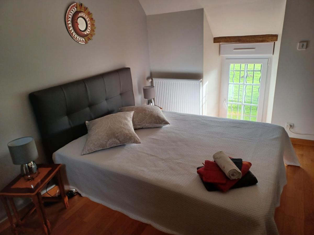 La haye Georget Bed & Breakfast Feneu Eksteriør bilde
