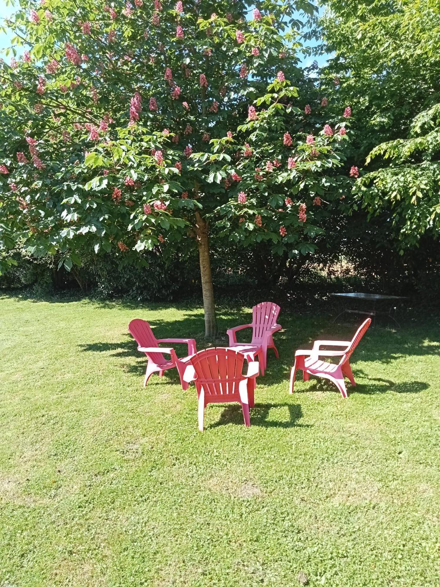 La haye Georget Bed & Breakfast Feneu Eksteriør bilde